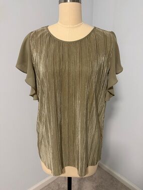 Jaclyn Smith collection Olive Metallic Pleated Flutter Sleeve Top SZL